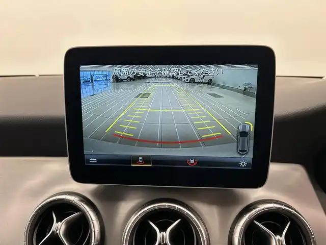 メルセデス・ベンツ ＣＬＡ１８０ Sブレイク　スポーツ 岡山県 2017(平29)年 3.5万km カルサイトホワイト 純正ナビ/Rカメラ/Bluetooth/AppleCarplay/AndoroidoAuto/LEDヘッドライト/パワーシート/オートライト/オートワイパー/ハーフレザー/シートヒーター/ACC/ETC/アクティブブレーキアシスト/アテンションアシスト/ブラインドスポット/レーンキープアシスト/PTG/ブレーキAH/アイドリングストップ