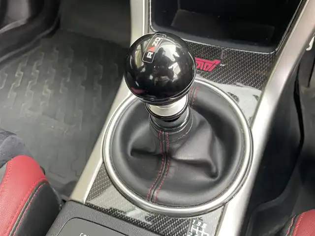 スバル ＷＲＸ ＳＴＩ STI 青森県 2016(平28)年 13.7万km ピュアレッド ４WD/6速MT/車高調(純正サスペンション有)/社外ナビ(フルセグTV/CD/DVD/AM・FM/BT/HDMI)/バックカメラ/サイドビューモニター/ETC/前方ドラレコ/社外SSR18インチアルミホイール(純正アルミホイール有)/純正フロアマット/スペアキー