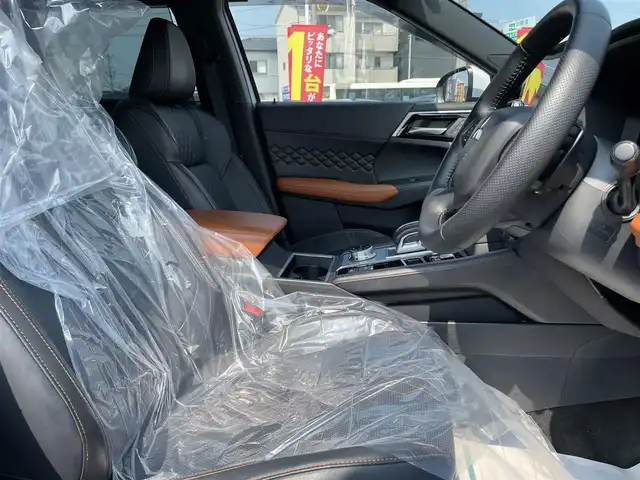 三菱 アウトランダー ＰＨＥＶ P 石川県 2022(令4)年 6万km ホワイトダイヤモンド 4WD/純正ナビ/フルセグTV/全方位カメラ/LEDヘッドライト/ETC/パワーバックドア/レザーシート/シートヒーター/純正アルミホイール/BOSEサウンド/マイパイロット/レーダーブレーキ/保証書
