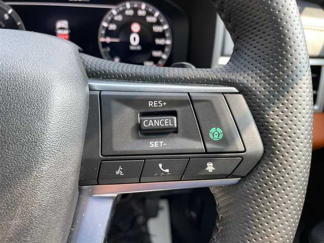 三菱 アウトランダー ＰＨＥＶ P 石川県 2022(令4)年 6万km ホワイトダイヤモンド 4WD/純正ナビ/フルセグTV/全方位カメラ/LEDヘッドライト/ETC/パワーバックドア/レザーシート/シートヒーター/純正アルミホイール/BOSEサウンド/マイパイロット/レーダーブレーキ/保証書
