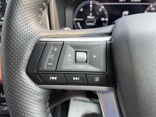 三菱 アウトランダー ＰＨＥＶ P 石川県 2022(令4)年 6万km ホワイトダイヤモンド 4WD/純正ナビ/フルセグTV/全方位カメラ/LEDヘッドライト/ETC/パワーバックドア/レザーシート/シートヒーター/純正アルミホイール/BOSEサウンド/マイパイロット/レーダーブレーキ/保証書