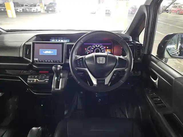 ホンダ ステップワゴン スパーダ Z 香川県 2013(平25)年 8万km プレミアムスパークルブラックパール ワンオーナー/純正9型ナビ/　(Bluetooth/CD/DVD)/フルセグTV/両側パワースライドドア/ビルトインETC/アルパイン10.2型リアビジョン/ビークルスタビリティアシスト/HIDヘッドランプ/オートライト/オートエアコン/本革巻きステアリング/ステアリングスイッチ/パドルシフト/レザー調シートカバー付/クールスピリット用17インチAW（純正積み込み）/スマートキーシステム/イモビライザー/セキュリティアラーム/禁煙車