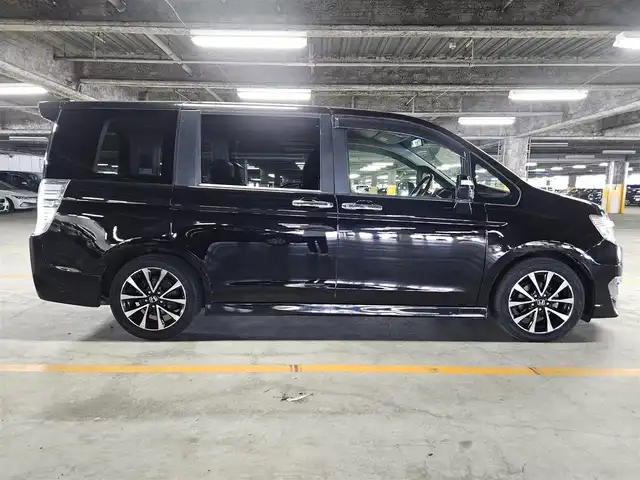 ホンダ ステップワゴン スパーダ Z 香川県 2013(平25)年 8万km プレミアムスパークルブラックパール ワンオーナー/純正9型ナビ/　(Bluetooth/CD/DVD)/フルセグTV/両側パワースライドドア/ビルトインETC/アルパイン10.2型リアビジョン/ビークルスタビリティアシスト/HIDヘッドランプ/オートライト/オートエアコン/本革巻きステアリング/ステアリングスイッチ/パドルシフト/レザー調シートカバー付/クールスピリット用17インチAW（純正積み込み）/スマートキーシステム/イモビライザー/セキュリティアラーム/禁煙車