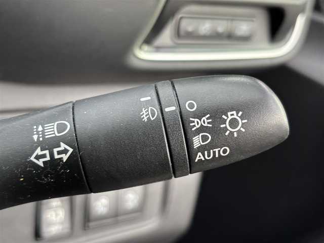 日産 セレナ e－パワー ハイウェイスター V 大分県 2019(平31)年 2.3万km ブリリアントホワイトパール ・純正ナビ(CD.DVD.SD.BT.USB)/・アラウンドビューモニター/・プロパイロット/・パーキングアシスト/・フルセグテレビ/・エマージェンシーブレーキ/・コーナーセンサー/・両側パワースライドドア/・ETC/・ドライブレコーダー/・ブレーキホールド/・ステアリングリモコン/・ステアリングヒーター/・デジタルインナーミラー/・ローダウン