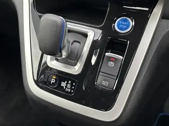 日産 セレナ e－パワー ハイウェイスター V 大分県 2019(平31)年 2.3万km ブリリアントホワイトパール ・純正ナビ(CD.DVD.SD.BT.USB)/・アラウンドビューモニター/・プロパイロット/・パーキングアシスト/・フルセグテレビ/・エマージェンシーブレーキ/・コーナーセンサー/・両側パワースライドドア/・ETC/・ドライブレコーダー/・ブレーキホールド/・ステアリングリモコン/・ステアリングヒーター/・デジタルインナーミラー/・ローダウン