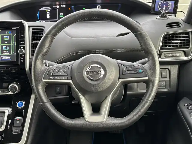 日産 セレナ e－パワー ハイウェイスター V 大分県 2019(平31)年 2.3万km ブリリアントホワイトパール ・純正ナビ(CD.DVD.SD.BT.USB)/・アラウンドビューモニター/・プロパイロット/・パーキングアシスト/・フルセグテレビ/・エマージェンシーブレーキ/・コーナーセンサー/・両側パワースライドドア/・ETC/・ドライブレコーダー/・ブレーキホールド/・ステアリングリモコン/・ステアリングヒーター/・デジタルインナーミラー/・ローダウン