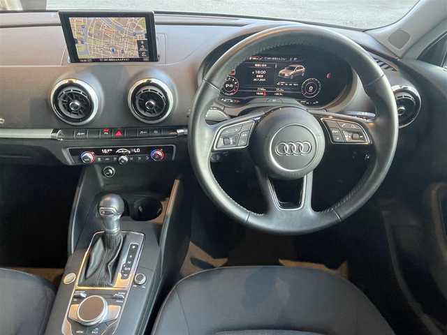 アウディ Ａ３ SB 30TFSI 高知県 2019(令1)年 0.8万km 黒 ナビゲーションパッケージ/アウディ純正ナビ/　【AM/FM/フルセグTV/BT】/バックカメラ/バーチャルコックピット/クルーズコントロール/純正１６インチAW/アイドリングストップ/ETC2/0