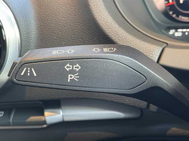 アウディ Ａ３ SB 30TFSI 高知県 2019(令1)年 0.8万km 黒 ナビゲーションパッケージ/アウディ純正ナビ/　【AM/FM/フルセグTV/BT】/バックカメラ/バーチャルコックピット/クルーズコントロール/純正１６インチAW/アイドリングストップ/ETC2/0