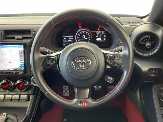 トヨタ ＧＲ８６ RZ 新潟県 2022(令4)年 2.1万km パール 社外メモリナビ（Bluetooth/CD/DVD）/GRスポーツマフラー/レザーシート/衝突被害軽減システム/シートヒーター/前席シートヒーター/前後ドライブレコーダー/LEDオートライト/オートマチックハイビーム/フォグランプ/地デジ/アイドリングストップ/ビルトインETC/プッシュスタート/ステアリングリモコン/純正１８インチアルミホイール/スマートキー