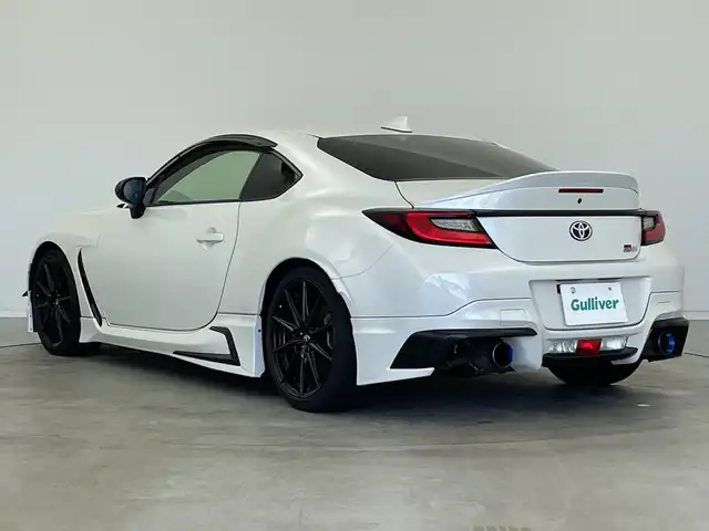 トヨタ ＧＲ８６ RZ 新潟県 2022(令4)年 2.1万km パール 社外メモリナビ（Bluetooth/CD/DVD）/GRスポーツマフラー/レザーシート/衝突被害軽減システム/シートヒーター/前席シートヒーター/前後ドライブレコーダー/LEDオートライト/オートマチックハイビーム/フォグランプ/地デジ/アイドリングストップ/ビルトインETC/プッシュスタート/ステアリングリモコン/純正１８インチアルミホイール/スマートキー