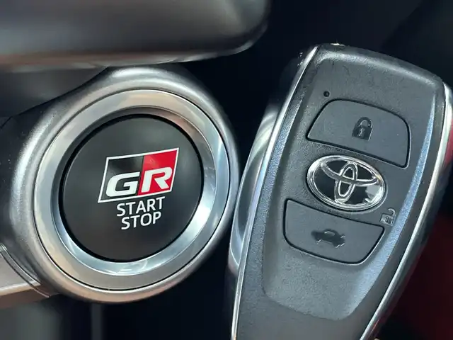 トヨタ ＧＲ８６ RZ 新潟県 2022(令4)年 2.1万km パール 社外メモリナビ（Bluetooth/CD/DVD）/GRスポーツマフラー/レザーシート/衝突被害軽減システム/シートヒーター/前席シートヒーター/前後ドライブレコーダー/LEDオートライト/オートマチックハイビーム/フォグランプ/地デジ/アイドリングストップ/ビルトインETC/プッシュスタート/ステアリングリモコン/純正１８インチアルミホイール/スマートキー