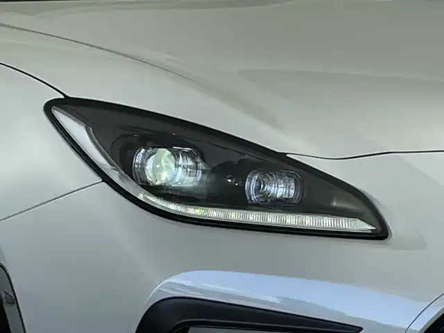 トヨタ ＧＲ８６ RZ 新潟県 2022(令4)年 2.1万km パール 社外メモリナビ（Bluetooth/CD/DVD）/GRスポーツマフラー/レザーシート/衝突被害軽減システム/シートヒーター/前席シートヒーター/前後ドライブレコーダー/LEDオートライト/オートマチックハイビーム/フォグランプ/地デジ/アイドリングストップ/ビルトインETC/プッシュスタート/ステアリングリモコン/純正１８インチアルミホイール/スマートキー