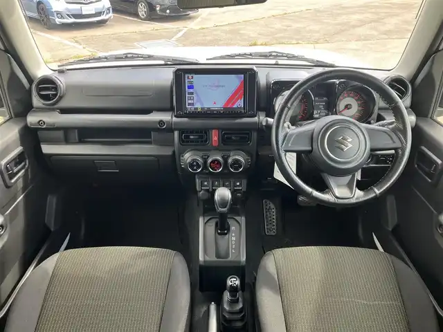 スズキ ジムニー シエラ JL 道南・函館 2018(平30)年 5.5万km スペリアホワイト /純正ナビ//フルセグＴＶ//純正エンジンスターター//ドライブレコーダー//シートヒーター//バックカメラ//衝突被害軽減ブレーキ//車線逸脱警報//コーナーセンサー//ダウンヒルアシストコントロール//オートハイビーム