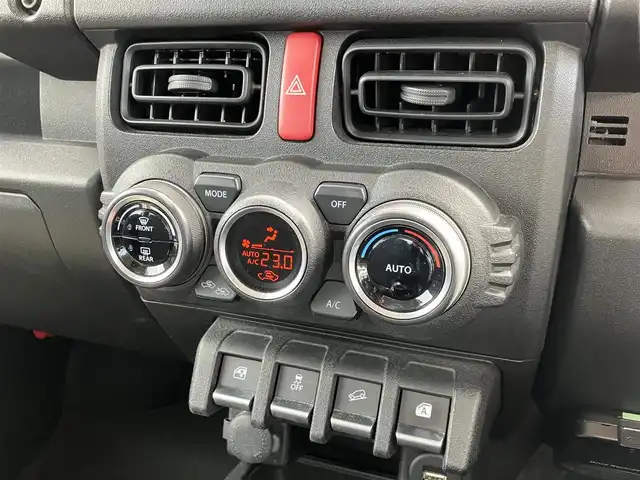 スズキ ジムニー シエラ JL 道南・函館 2018(平30)年 5.5万km スペリアホワイト /純正ナビ//フルセグＴＶ//純正エンジンスターター//ドライブレコーダー//シートヒーター//バックカメラ//衝突被害軽減ブレーキ//車線逸脱警報//コーナーセンサー//ダウンヒルアシストコントロール//オートハイビーム