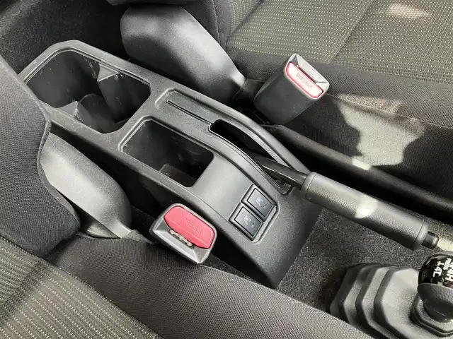 スズキ ジムニー シエラ JL 道南・函館 2018(平30)年 5.5万km スペリアホワイト /純正ナビ//フルセグＴＶ//純正エンジンスターター//ドライブレコーダー//シートヒーター//バックカメラ//衝突被害軽減ブレーキ//車線逸脱警報//コーナーセンサー//ダウンヒルアシストコントロール//オートハイビーム