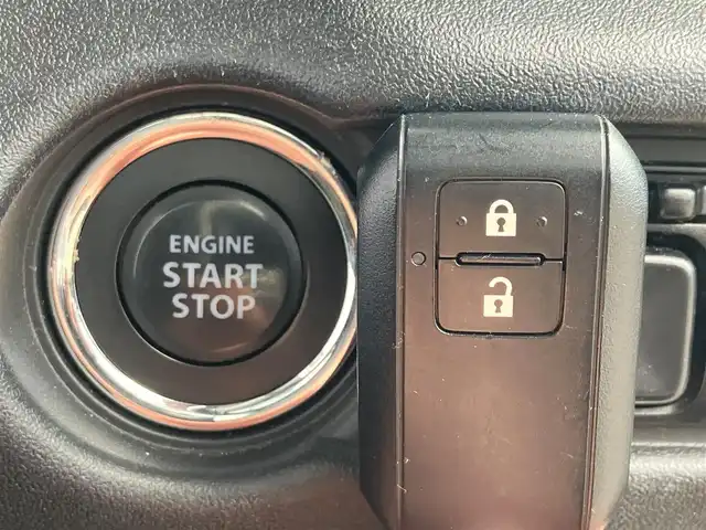 スズキ ジムニー シエラ JL 道南・函館 2018(平30)年 5.5万km スペリアホワイト /純正ナビ//フルセグＴＶ//純正エンジンスターター//ドライブレコーダー//シートヒーター//バックカメラ//衝突被害軽減ブレーキ//車線逸脱警報//コーナーセンサー//ダウンヒルアシストコントロール//オートハイビーム