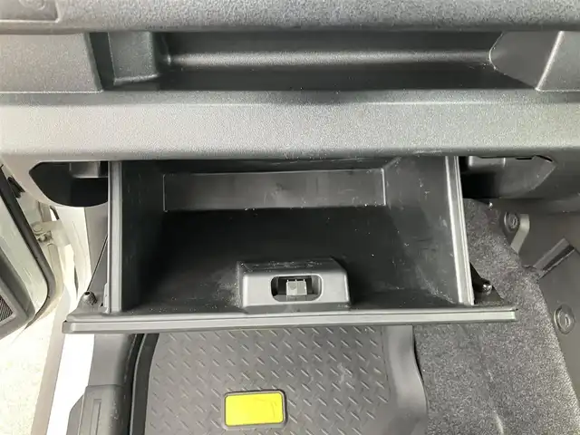 スズキ ジムニー シエラ JL 道南・函館 2018(平30)年 5.5万km スペリアホワイト /純正ナビ//フルセグＴＶ//純正エンジンスターター//ドライブレコーダー//シートヒーター//バックカメラ//衝突被害軽減ブレーキ//車線逸脱警報//コーナーセンサー//ダウンヒルアシストコントロール//オートハイビーム