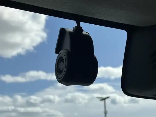 スズキ ジムニー シエラ JL 道南・函館 2018(平30)年 5.5万km スペリアホワイト /純正ナビ//フルセグＴＶ//純正エンジンスターター//ドライブレコーダー//シートヒーター//バックカメラ//衝突被害軽減ブレーキ//車線逸脱警報//コーナーセンサー//ダウンヒルアシストコントロール//オートハイビーム