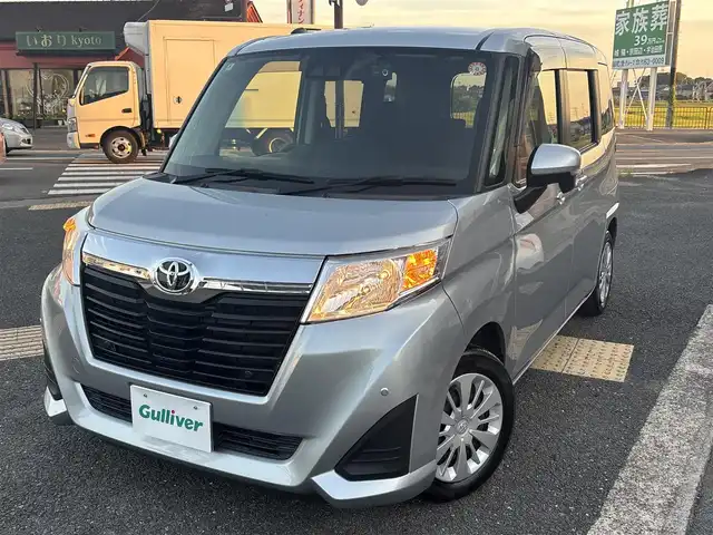 トヨタ ルーミー G－T 京都府 2020(令2)年 5.7万km ブライトシルバーM  ターボ車/ 両側パワースライドドア/ スマートアシスト３/ 純正7インチワイドSDナビ/・　バックカメラ/・　フルセグ/CD/DVD/BTオーディオ/・　SDREC/ ドライブレコーダー/ ETC/ クルーズコントロール/ コーナーセンサー/ 純正フロアマット/ ドアバイザー/ スマートキー/ プッシュスタート/ 新車時保証書/ 車両取説