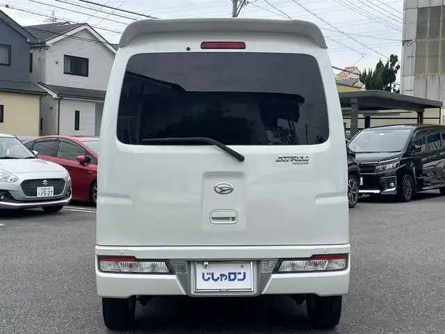 ダイハツ アトレー ワゴン カスタムターボRS LTD SAⅢ 愛知県 2019(平31)年 12.3万km パールホワイトⅢ (株)IDOMが運営する【じしゃロン名古屋鳴海店】の自社ローン専用車両となります。こちらは現金またはオートローンご利用の価格です。自社ローンご希望の方は別途その旨お申し付けください。/登録時走行距離/122457キロ/アイドリングストップ/ターボ/ハイルーフ/社外ナビ/バックカメラ/地デジ/左後パワースライドドア/ETC/新車時整備手帳/　　【保証書】/取扱説明書