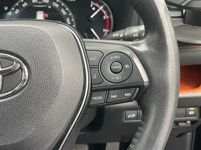 トヨタ ＲＡＶ４ アドベンチャー 埼玉県 2019(令1)年 2.4万km アティチュードブラックマイカ ４ＷＤ/レザーシート/前席シートヒーター/Ｄ席パワーシート/純正９インチメモリナビ＆フルセグＴＶ/　（ＤＶＤ＆ＣＤ＆ＳＤ＆ＢＴ）/バックカメラ/ビルトインＥＴＣ/前方純正ドライブレコーダー/衝突軽減システム/レーンキープアシスト/レーダークルーズコントロール/革巻きステアリング/ステアリングヒーター/ステアリングリモコン/前後コーナーセンサー/ダウンヒルアシスト/盗難防止装置/電動リアゲート/ルーフレール/社外グリル/純正１８inアルミホイール/オートマチックハイビーム/オートライト/ＬＥＤライト/フォグランプ/スマートキー/プッシュスタート/Ｗ＆サイド＋カーテンエアバッグ/横滑り防止装置/ＡＢＳ/フロアマット/新車保証書/取扱説明書/スマートスペアキー有