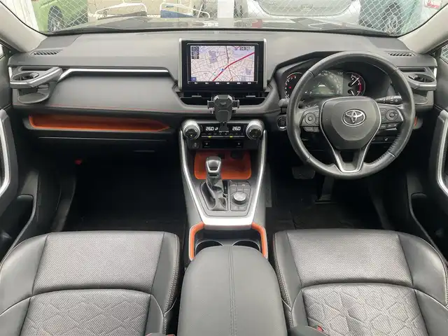 トヨタ ＲＡＶ４ アドベンチャー 埼玉県 2019(令1)年 2.4万km アティチュードブラックマイカ ４ＷＤ/レザーシート/前席シートヒーター/Ｄ席パワーシート/純正９インチメモリナビ＆フルセグＴＶ/　（ＤＶＤ＆ＣＤ＆ＳＤ＆ＢＴ）/バックカメラ/ビルトインＥＴＣ/前方純正ドライブレコーダー/衝突軽減システム/レーンキープアシスト/レーダークルーズコントロール/革巻きステアリング/ステアリングヒーター/ステアリングリモコン/前後コーナーセンサー/ダウンヒルアシスト/盗難防止装置/電動リアゲート/ルーフレール/社外グリル/純正１８inアルミホイール/オートマチックハイビーム/オートライト/ＬＥＤライト/フォグランプ/スマートキー/プッシュスタート/Ｗ＆サイド＋カーテンエアバッグ/横滑り防止装置/ＡＢＳ/フロアマット/新車保証書/取扱説明書/スマートスペアキー有