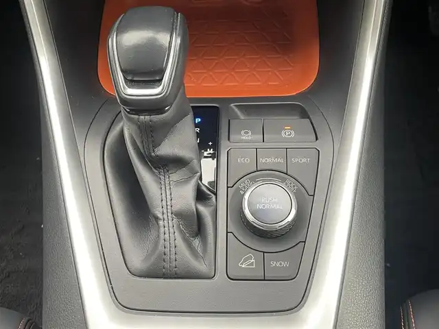 トヨタ ＲＡＶ４ アドベンチャー 埼玉県 2019(令1)年 2.4万km アティチュードブラックマイカ ４ＷＤ/レザーシート/前席シートヒーター/Ｄ席パワーシート/純正９インチメモリナビ＆フルセグＴＶ/　（ＤＶＤ＆ＣＤ＆ＳＤ＆ＢＴ）/バックカメラ/ビルトインＥＴＣ/前方純正ドライブレコーダー/衝突軽減システム/レーンキープアシスト/レーダークルーズコントロール/革巻きステアリング/ステアリングヒーター/ステアリングリモコン/前後コーナーセンサー/ダウンヒルアシスト/盗難防止装置/電動リアゲート/ルーフレール/社外グリル/純正１８inアルミホイール/オートマチックハイビーム/オートライト/ＬＥＤライト/フォグランプ/スマートキー/プッシュスタート/Ｗ＆サイド＋カーテンエアバッグ/横滑り防止装置/ＡＢＳ/フロアマット/新車保証書/取扱説明書/スマートスペアキー有