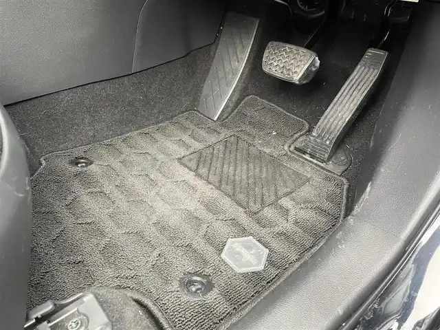 トヨタ ＲＡＶ４ アドベンチャー 埼玉県 2019(令1)年 2.4万km アティチュードブラックマイカ ４ＷＤ/レザーシート/前席シートヒーター/Ｄ席パワーシート/純正９インチメモリナビ＆フルセグＴＶ/　（ＤＶＤ＆ＣＤ＆ＳＤ＆ＢＴ）/バックカメラ/ビルトインＥＴＣ/前方純正ドライブレコーダー/衝突軽減システム/レーンキープアシスト/レーダークルーズコントロール/革巻きステアリング/ステアリングヒーター/ステアリングリモコン/前後コーナーセンサー/ダウンヒルアシスト/盗難防止装置/電動リアゲート/ルーフレール/社外グリル/純正１８inアルミホイール/オートマチックハイビーム/オートライト/ＬＥＤライト/フォグランプ/スマートキー/プッシュスタート/Ｗ＆サイド＋カーテンエアバッグ/横滑り防止装置/ＡＢＳ/フロアマット/新車保証書/取扱説明書/スマートスペアキー有