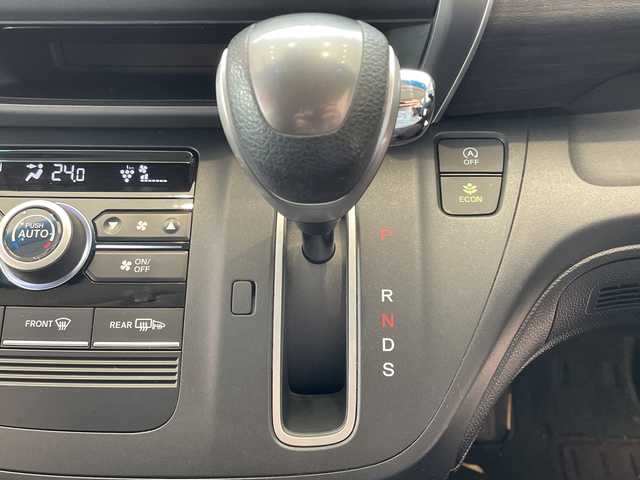 ホンダ フリード G ホンダセンシング 埼玉県 2018(平30)年 5.3万km プレミアムクリスタルレッドM ホンダセンシング/純正メモリーナビ/ CD/DVD/BT/フルセグ/バックカメラ/両側パワースライドドア/レーダークルーズコントロール/レーンキープアシスト/ハーフレザーシート/純正15インチアルミホイール/LEDヘッドライト/ETC/スマートキー/禁煙車