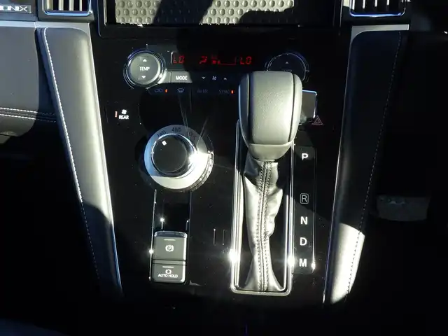 三菱 デリカＤ：５ シャモニー 千葉県 2025(令7)年 0.1千km グラファイトグレーメタリック/ブラックマイカ CHAMONIX (8人)　4WD　e-Assist/オリジナルナビ取付パッケージ＋リアモニター取付パッケージ(25/300)　ステップレス　（8人）/e-Assist/・衝突被害軽減ブレーキシステム（FCM）/・車線逸脱警報システム（LDW）/・レーダークルーズコントロールシステム（ACC）/・誤発進抑制機能（前進＆後退時）（UMS）/・オートマチックハイビーム[AHB]/エレクトリックテールゲート/両側パワースライドドア/ハーフレザーシート/運転席パワーシート/前席シートヒーター/革巻きステアリング/ステアリングヒーター/ステアリングスイッチ/LEDヘッドライト/フォグライト/ウインカーミラー/純正18インチアルミホイル/サイド/カーテンエアバッグ/スマートキー