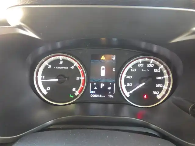 三菱 デリカＤ：５ シャモニー 千葉県 2025(令7)年 0.1千km グラファイトグレーメタリック/ブラックマイカ CHAMONIX (8人)　4WD　e-Assist/オリジナルナビ取付パッケージ＋リアモニター取付パッケージ(25/300)　ステップレス　（8人）/e-Assist/・衝突被害軽減ブレーキシステム（FCM）/・車線逸脱警報システム（LDW）/・レーダークルーズコントロールシステム（ACC）/・誤発進抑制機能（前進＆後退時）（UMS）/・オートマチックハイビーム[AHB]/エレクトリックテールゲート/両側パワースライドドア/ハーフレザーシート/運転席パワーシート/前席シートヒーター/革巻きステアリング/ステアリングヒーター/ステアリングスイッチ/LEDヘッドライト/フォグライト/ウインカーミラー/純正18インチアルミホイル/サイド/カーテンエアバッグ/スマートキー