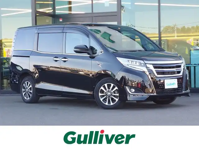 トヨタ エスクァイア Gi プレミアムパッケージ ブラックテーラード 東京都 2020(令2)年 4.2万km ブラック トヨタセーフティセンス　/・衝突被害軽減ブレーキ/・レーンキープアシスト/・クルーズコントロール/・先行車発進告知機能/・標識認識機能/純正ナビ　/・ＦＭ／ＡＭ／ＣＤ／ＤＶＤ/・フルセグＴＶ／Ｂｌｕｅｔｏｏｔｈ　/両側パワースライドドア　/純正フリップダウンモニター　/ＥＴＣ２．０ /ハーフレザーシート/三列シート /ウォークスルーシート/プッシュスタート/スマートキー/純正15インチアルミホイール/純正フロアマット/オートライト/オートエアコン