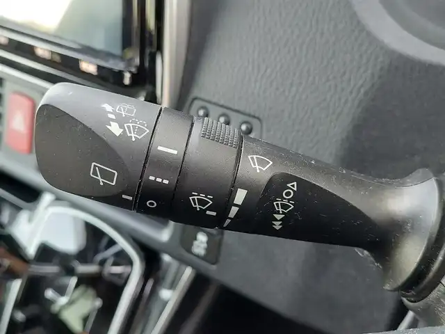 トヨタ エスクァイア Gi プレミアムパッケージ ブラックテーラード 東京都 2020(令2)年 4.2万km ブラック トヨタセーフティセンス　/・衝突被害軽減ブレーキ/・レーンキープアシスト/・クルーズコントロール/・先行車発進告知機能/・標識認識機能/純正ナビ　/・ＦＭ／ＡＭ／ＣＤ／ＤＶＤ/・フルセグＴＶ／Ｂｌｕｅｔｏｏｔｈ　/両側パワースライドドア　/純正フリップダウンモニター　/ＥＴＣ２．０ /ハーフレザーシート/三列シート /ウォークスルーシート/プッシュスタート/スマートキー/純正15インチアルミホイール/純正フロアマット/オートライト/オートエアコン