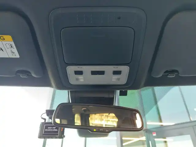 トヨタ エスクァイア Gi プレミアムパッケージ ブラックテーラード 東京都 2020(令2)年 4.2万km ブラック トヨタセーフティセンス　/・衝突被害軽減ブレーキ/・レーンキープアシスト/・クルーズコントロール/・先行車発進告知機能/・標識認識機能/純正ナビ　/・ＦＭ／ＡＭ／ＣＤ／ＤＶＤ/・フルセグＴＶ／Ｂｌｕｅｔｏｏｔｈ　/両側パワースライドドア　/純正フリップダウンモニター　/ＥＴＣ２．０ /ハーフレザーシート/三列シート /ウォークスルーシート/プッシュスタート/スマートキー/純正15インチアルミホイール/純正フロアマット/オートライト/オートエアコン