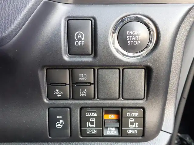 トヨタ エスクァイア Gi プレミアムパッケージ ブラックテーラード 東京都 2020(令2)年 4.2万km ブラック トヨタセーフティセンス　/・衝突被害軽減ブレーキ/・レーンキープアシスト/・クルーズコントロール/・先行車発進告知機能/・標識認識機能/純正ナビ　/・ＦＭ／ＡＭ／ＣＤ／ＤＶＤ/・フルセグＴＶ／Ｂｌｕｅｔｏｏｔｈ　/両側パワースライドドア　/純正フリップダウンモニター　/ＥＴＣ２．０ /ハーフレザーシート/三列シート /ウォークスルーシート/プッシュスタート/スマートキー/純正15インチアルミホイール/純正フロアマット/オートライト/オートエアコン