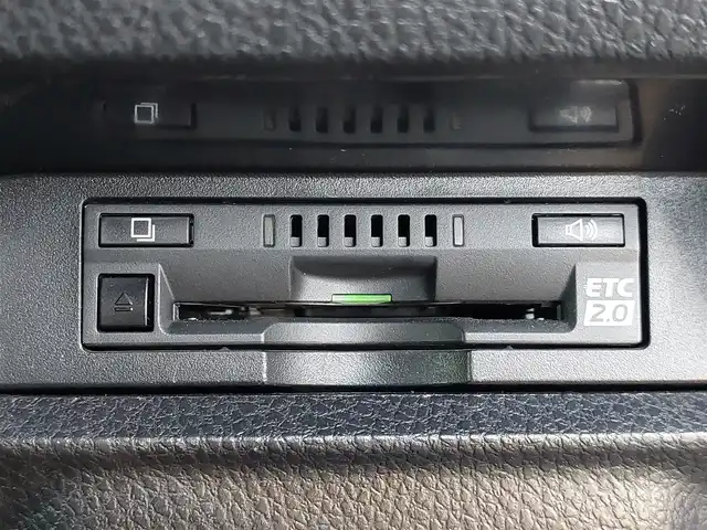 トヨタ エスクァイア Gi プレミアムパッケージ ブラックテーラード 東京都 2020(令2)年 4.2万km ブラック トヨタセーフティセンス　/・衝突被害軽減ブレーキ/・レーンキープアシスト/・クルーズコントロール/・先行車発進告知機能/・標識認識機能/純正ナビ　/・ＦＭ／ＡＭ／ＣＤ／ＤＶＤ/・フルセグＴＶ／Ｂｌｕｅｔｏｏｔｈ　/両側パワースライドドア　/純正フリップダウンモニター　/ＥＴＣ２．０ /ハーフレザーシート/三列シート /ウォークスルーシート/プッシュスタート/スマートキー/純正15インチアルミホイール/純正フロアマット/オートライト/オートエアコン