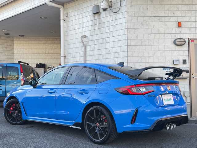 ホンダ シビック タイプR 神奈川県 2024(令6)年 0.1万km レーシングブルーパール ワンオーナー/純正ナビ/【BT/AppleCarPlay/Android Auto/フルセグTV】/バックカメラ/ホンダセンシング/・衝突軽減ブレーキ/・アダプティブクルーズコントロール/・車線維持支援システム/・路外逸脱抑制機能/・誤発進抑制機能/・先行車発進お知らせ機能/・標識認識機能/・歩行者事故低減ステアリング/・近距離衝突軽減ブレーキ/レッドブレーキキャリパー/電動パーキングブレーキ/ブレーキホールド/前後コーナーセンサー/純正19インチアルミ/社外フロアマット/ETC2.0/オートライト/新車時保証書/取扱説明書/スペアキー×１