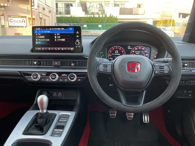 ホンダ シビック タイプR 神奈川県 2024(令6)年 0.1万km レーシングブルーパール ワンオーナー/純正ナビ/【BT/AppleCarPlay/Android Auto/フルセグTV】/バックカメラ/ホンダセンシング/・衝突軽減ブレーキ/・アダプティブクルーズコントロール/・車線維持支援システム/・路外逸脱抑制機能/・誤発進抑制機能/・先行車発進お知らせ機能/・標識認識機能/・歩行者事故低減ステアリング/・近距離衝突軽減ブレーキ/レッドブレーキキャリパー/電動パーキングブレーキ/ブレーキホールド/前後コーナーセンサー/純正19インチアルミ/社外フロアマット/ETC2.0/オートライト/新車時保証書/取扱説明書/スペアキー×１