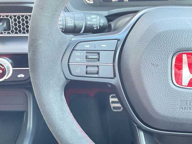 ホンダ シビック タイプR 神奈川県 2024(令6)年 0.1万km レーシングブルーパール ワンオーナー/純正ナビ/【BT/AppleCarPlay/Android Auto/フルセグTV】/バックカメラ/ホンダセンシング/・衝突軽減ブレーキ/・アダプティブクルーズコントロール/・車線維持支援システム/・路外逸脱抑制機能/・誤発進抑制機能/・先行車発進お知らせ機能/・標識認識機能/・歩行者事故低減ステアリング/・近距離衝突軽減ブレーキ/レッドブレーキキャリパー/電動パーキングブレーキ/ブレーキホールド/前後コーナーセンサー/純正19インチアルミ/社外フロアマット/ETC2.0/オートライト/新車時保証書/取扱説明書/スペアキー×１