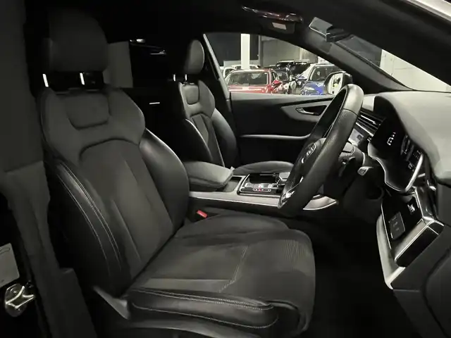 アウディ Ｑ８ 55TFSIクワトロ デビューPKG Sライン 山形県 2020(令2)年 3.9万km ディープブラックパールエフェクト Sラインパッケージ/純正ナビ/・フルセグTV/Bluetooth/USB/・AppleCarPlay/AndroidAuto/Bang＆Olfsenサウンドシステム/マトリクスLEDヘッドライト/レインセンサー/ダウンヒルアシストコントロール/純正前後ドライブレコーダー/ETC2.0/パワーシートD/N/シートヒーターD/N/パーキングエイド/エアサスペンション/アダプティブクルーズコントロール/純正22インチAW