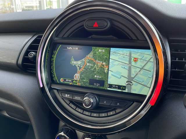ＭＩＮＩ ミニ クーパー D 秋田県 2017(平29)年 12.1万km ホワイト・シルバー ワンオーナー/ディーゼルターボ/LEDヘッドライト/LEDフォグランプ/HDD純正ナビ/Bluetooth　AUX　ラジオ　USB　HDD/バックカメラ/スペアキー/革調シートカバー/純正アルミホイール/純正フロアマット