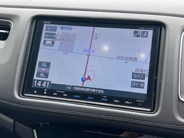 ホンダ ヴェゼル ハイブリッド Z ホンダセンシング 大阪府 2017(平29)年 5万km ホワイトオーキッドパール 純正ナビ(BT/CD/DVD/SD/HDMI/フルセグ)/バックカメラ/衝突被害軽減システム/レーンキープアシスト/横滑り防止装置/盗難防止装置/ABS/アイドリングストップ/レーダークルーズコントロール/オートライト/シートヒーター/ルーフレール/純正フロアマット/純正アルミホイール/ドライブレコーダー/パドルシフト/ETC/LEDヘッドライト/スマートキー×2