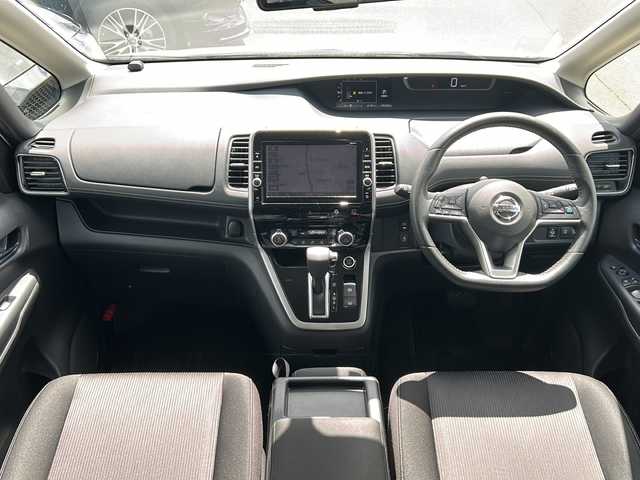 日産 セレナ ハイウェイスター Vセレクション 青森県 2018(平30)年 8.6万km ブリリアントホワイトパール 4WD/セーフティパックB/純正9インチナビ・フルセグTV/CD/DVD/BT/USB/AUX/アラウンドビューモニター/プロパイロット/インテリジェントパーキングアシスト/両側パワースライドドア/エマージェンシーブレーキ/クルーズコントロール/レーンキープアシスト/前後コーナーセンサー/スマートルームミラー/ナビ連動純正ドライブレコーダー/電動パーキングブレーキ/オートブレーキホールド/ビルトインETC2.0/LEDヘッドライト/フォグライト/純正15インチアルミホイール
