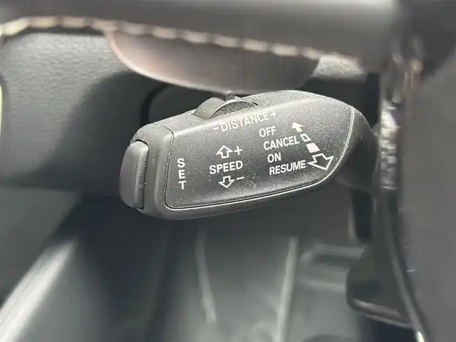 アウディ Ｓ３ スポーツバック 東京都 2015(平27)年 9.8万km 白 Bang/Olufsenサウンドシステム/レッドブレーキキャリパー/Sトロニック６AT/アダプティブクルーズコントロール/パーキングシステム（フロント/リア）/リアビューカメラ/HIDヘッドランプ/メッキ枠付横７本バーフロントグリル/左右開口部メッキ加飾付ハニカムメッシュフロントエアロバンパー/アルミ調ドアミラー/サイドシルスポイラー/リアスポイラー/下部ディヒューザー付リアエアロバンパー/225/40R18/18インチ５本ツインスポークアルミホイール/スポーツサスペンション/マットブラッシュトアルミニウムインパネ加飾/アナログメーター/ドライバーインフォメーションシステム/S３エンブレム付革巻きフラットボトムスステアリングホイール/パドルシフト/ブラック革/クロスコンビシート/パワーシート（前席）/バニティーミラー照明（前席）/アドバンストキーシステム/MMIナビゲーションシステム/アウディサウンドシステム（10スピーカー）/ドライブレコーダー/デジタルルームミラー