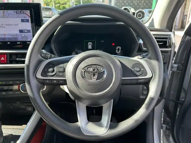 トヨタ ライズ G 埼玉県 2019(令1)年 2.3万km ブライトシルバーM 純正SDナビ(FM/AM/CD/DVD/BT/フルセグ)/衝突軽減システム/ブラインドスポットモニター/リアトラフィックアラート/スマートアシスト/先行車発進/クリアランスソナー・コーナーセンサー/全方位カメラ/バックカメラ/ターボ/LEDヘッドライト/純正AW16インチ/デジタルインナーミラー/純正ドライブレコーダー/電動格納ミラー/ETC/アイドリングストップ/プッシュスタート/スマートキー・スペアキー１本/ステアリングリモコン/ハンズフリー/ABS/取扱説明書/保証書
