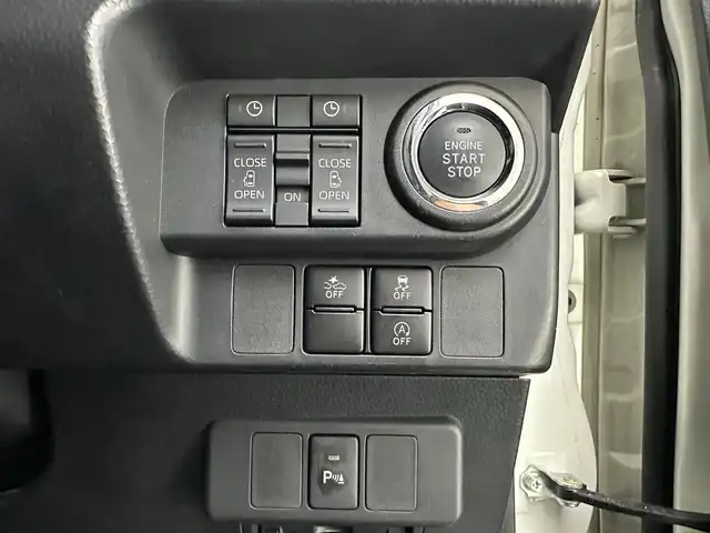 トヨタ ルーミー カスタムG－T 兵庫県 2021(令3)年 3.5万km ブラックマイカメタリック/パールホワイト2トーン 純正SDナビ/(NSZT-W68T)/フルセグ CD DVD BT MSV/GRスポーツエアロ/両側パワースライドドア/プリクラッシュセーフティー/LKA/バックカメラ/コーナーセンサー/ビルトインETC/ドライブレコーダー/アイドリングストップ/LEDヘッドライト/LEDフォグライト/オートライト/オートハイビーム/純正フロアマット/社外ドアバイザー/純正15インチアルミホイール/スペアタイヤ(純正オプション)/スペアキー/取扱い説明書/新車時保証書