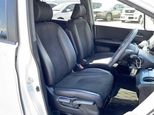 ホンダ フリード スパイク ハイブリット ジャストセレクション 新潟県 2016(平28)年 7.6万km ホワイトオーキッドパール 純正10.1インチSDナビ(VXM-165VFNi)/CD/DVD/BT/フルセグテレビ/SDミュージックサーバー/バックカメラ/ETC/クルーズコントロール/両側パワースライドドア/ステアリングスイッチ/スマートキー/キセノンヘッドライト/オートライト/社外15インチアルミホイール/純正15インチAW夏タイヤ車載