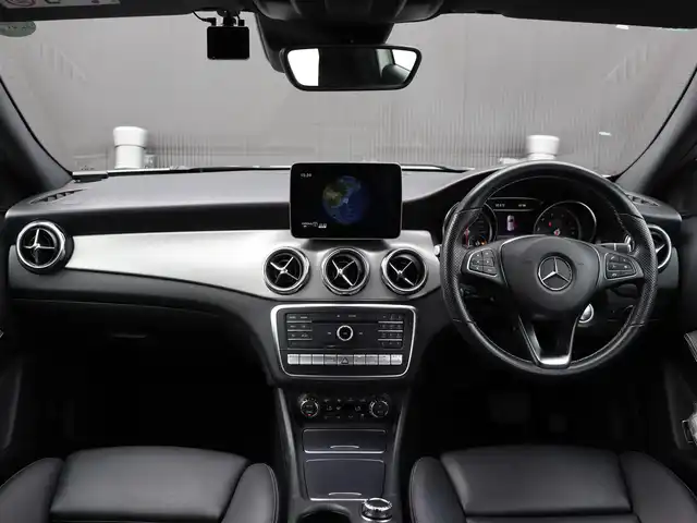 メルセデス・ベンツ ＧＬＡ２２０ 長野県 2018(平30)年 3.2万km 白 レーダーS-パッケージ /黒革シート /純正ナビTV/バックカメラ/CarPlay /ディストロニック 衝突軽減ブレーキ /LKA /BSM /シートヒーター /パワーバックドア /純正18AW /キーレスゴー /LEDライト