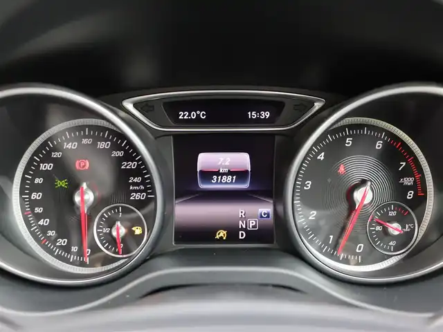 メルセデス・ベンツ ＧＬＡ２２０ 長野県 2018(平30)年 3.2万km 白 レーダーS-パッケージ /黒革シート /純正ナビTV/バックカメラ/CarPlay /ディストロニック 衝突軽減ブレーキ /LKA /BSM /シートヒーター /パワーバックドア /純正18AW /キーレスゴー /LEDライト