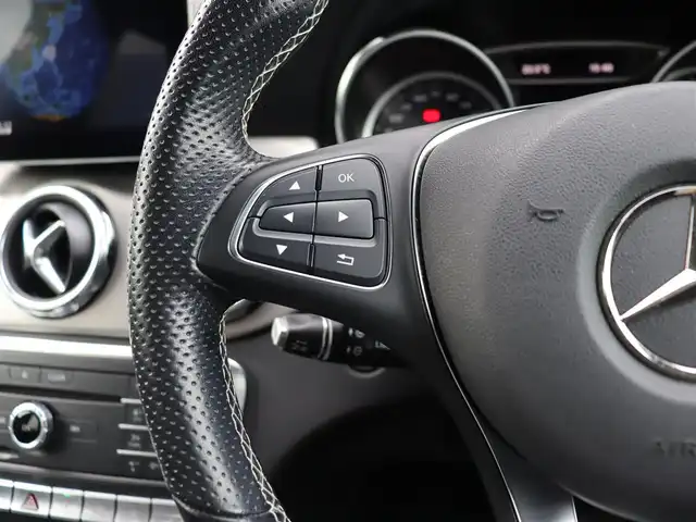 メルセデス・ベンツ ＧＬＡ２２０ 長野県 2018(平30)年 3.2万km 白 レーダーS-パッケージ /黒革シート /純正ナビTV/バックカメラ/CarPlay /ディストロニック 衝突軽減ブレーキ /LKA /BSM /シートヒーター /パワーバックドア /純正18AW /キーレスゴー /LEDライト